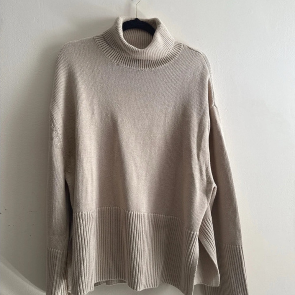 GAP Cream Turtleneck Sweater